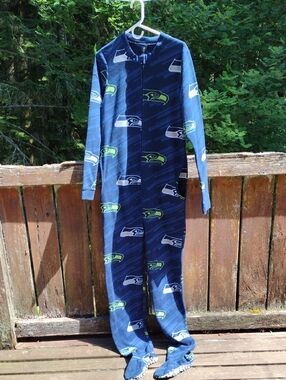 SizeXS,Woman's NFL Navy and Green Seahawks Fleece Zip-Up Onesie